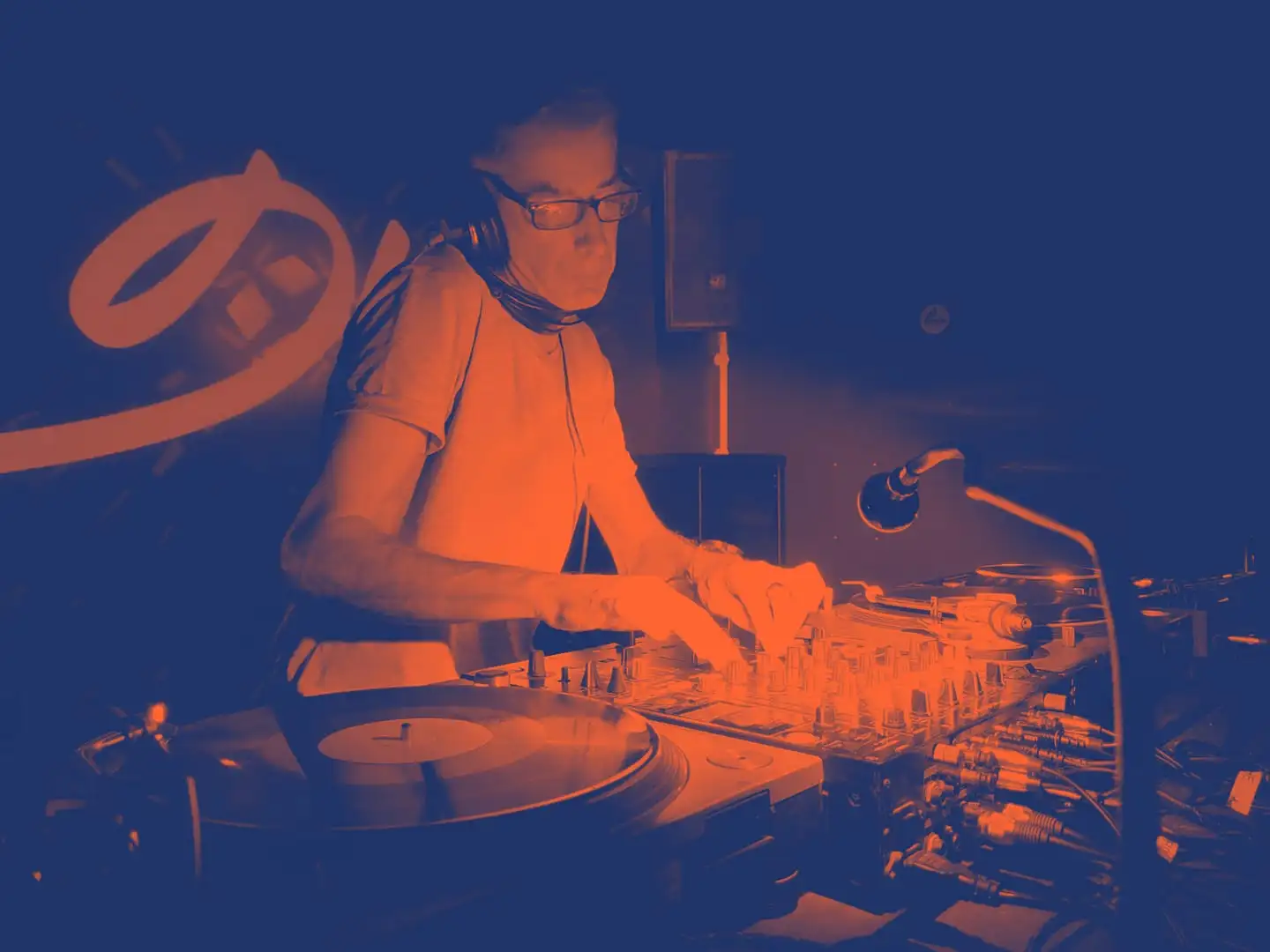 hughes-giboulay-webradio-provence-sud-electro-cavecarliradio-vaucluse-emission-podcast-culture